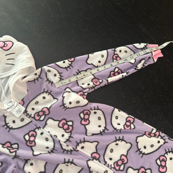 Hello Kitty Onesie Zipper Footie Pajamas - Picture 5 of 10